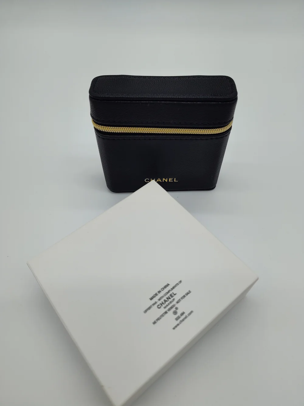 CHANEL MAKEUP PROMO Black Lipstick Case Storage Organizer Mirror Gold Zip NIB